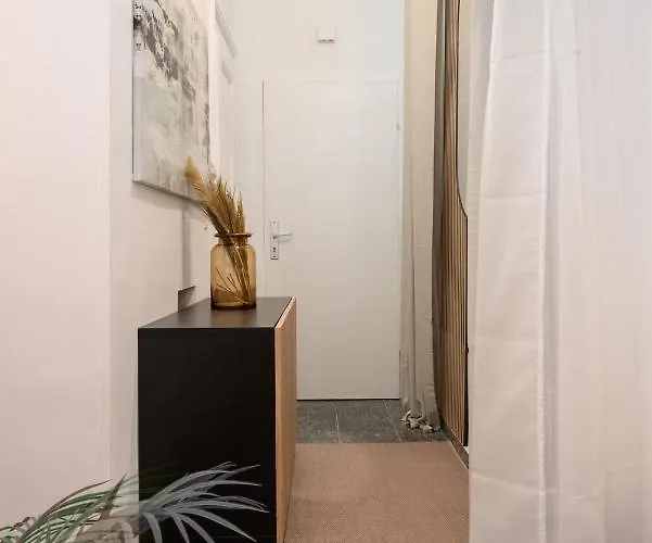 Designer Apartment, Central, Next To Danube